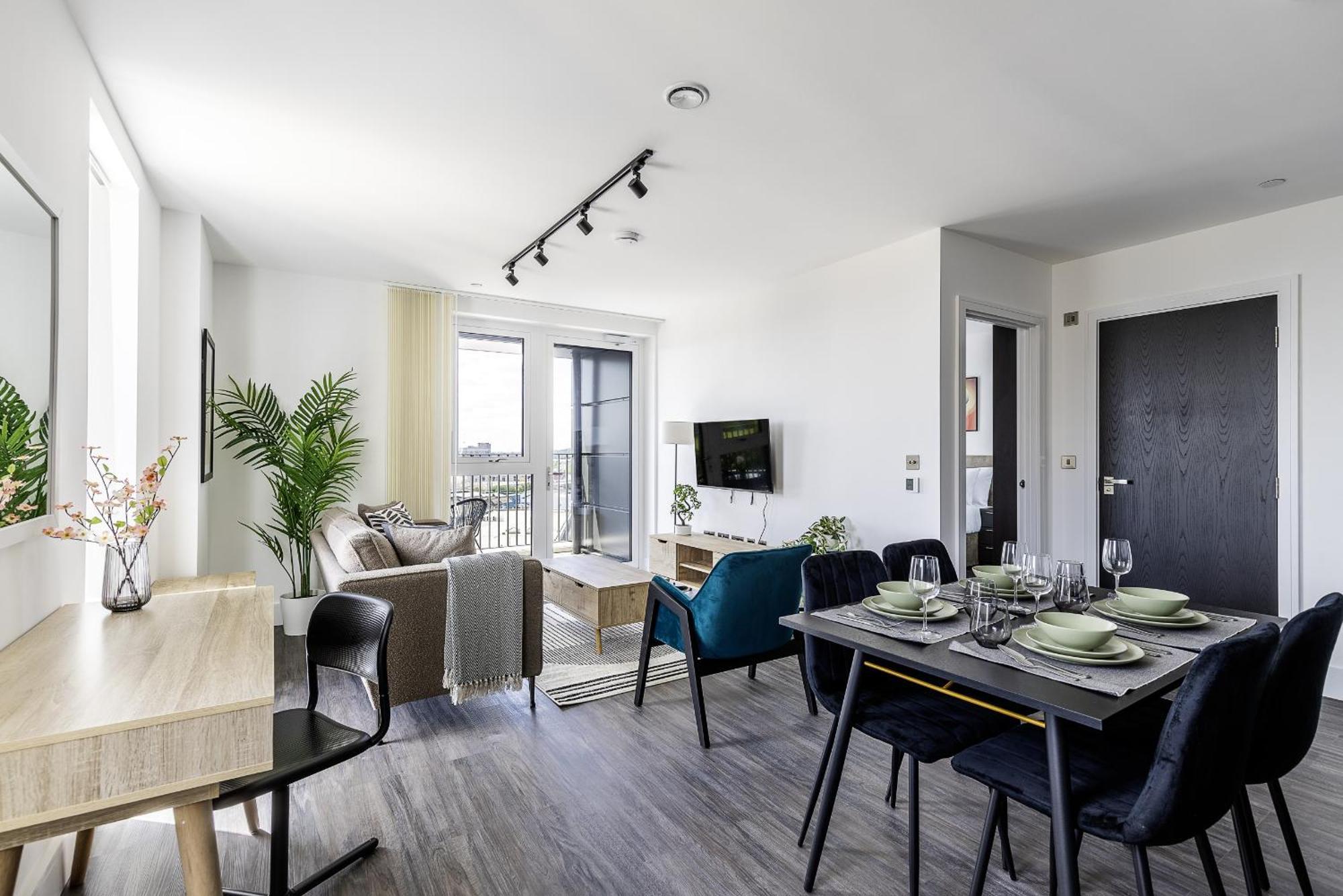 North Ken V - 2 Bedrooms - 1 Bathroom - Balcony - Concierge * London