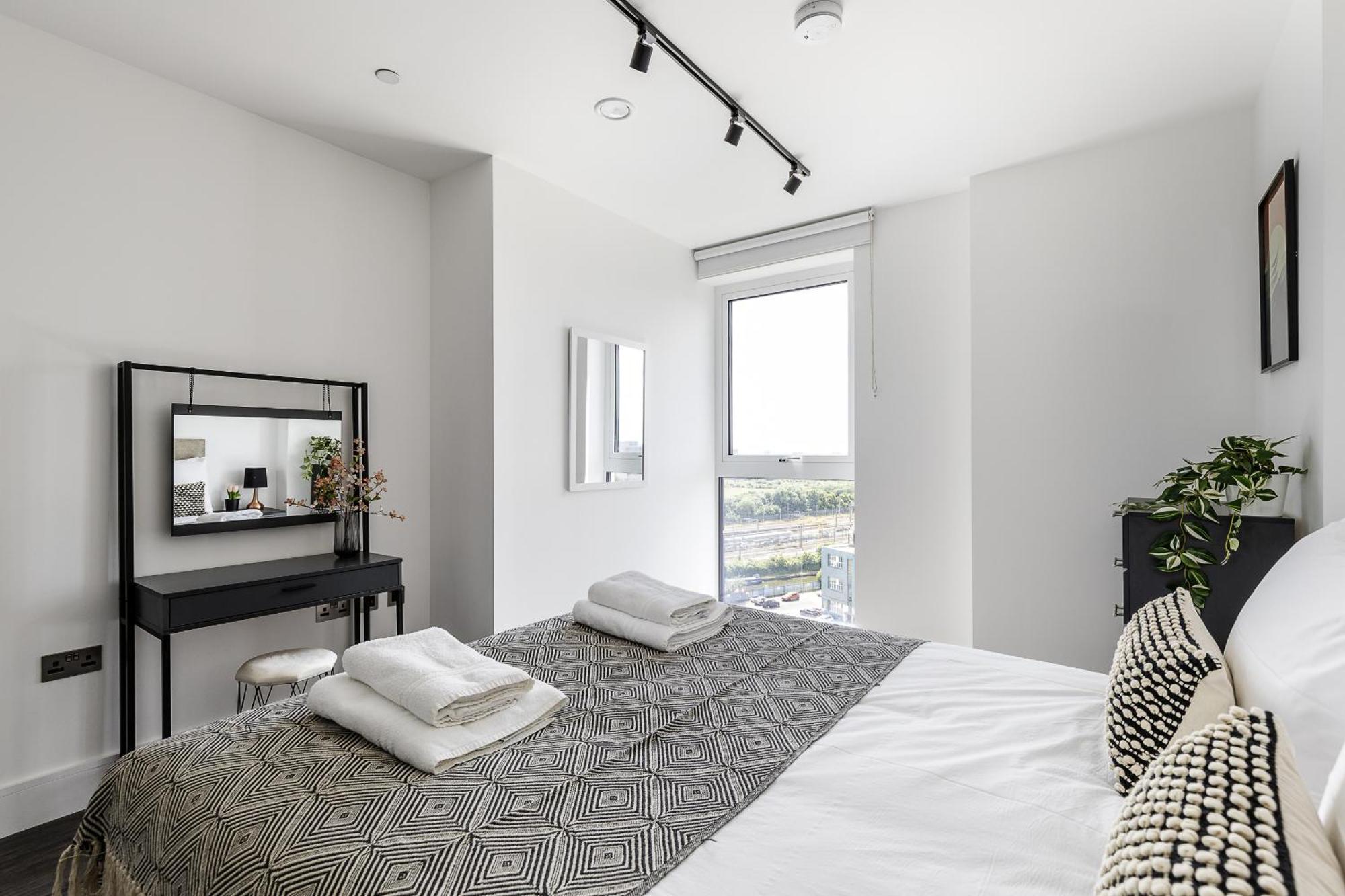 North Ken V - 2 Bedrooms - 1 Bathroom - Balcony - Concierge